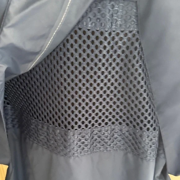 Lacoste Men’s Windbreaker Hooded Jacket - Picture 8 of 9